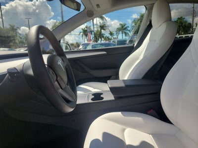 2024 Tesla Model Y Long Range