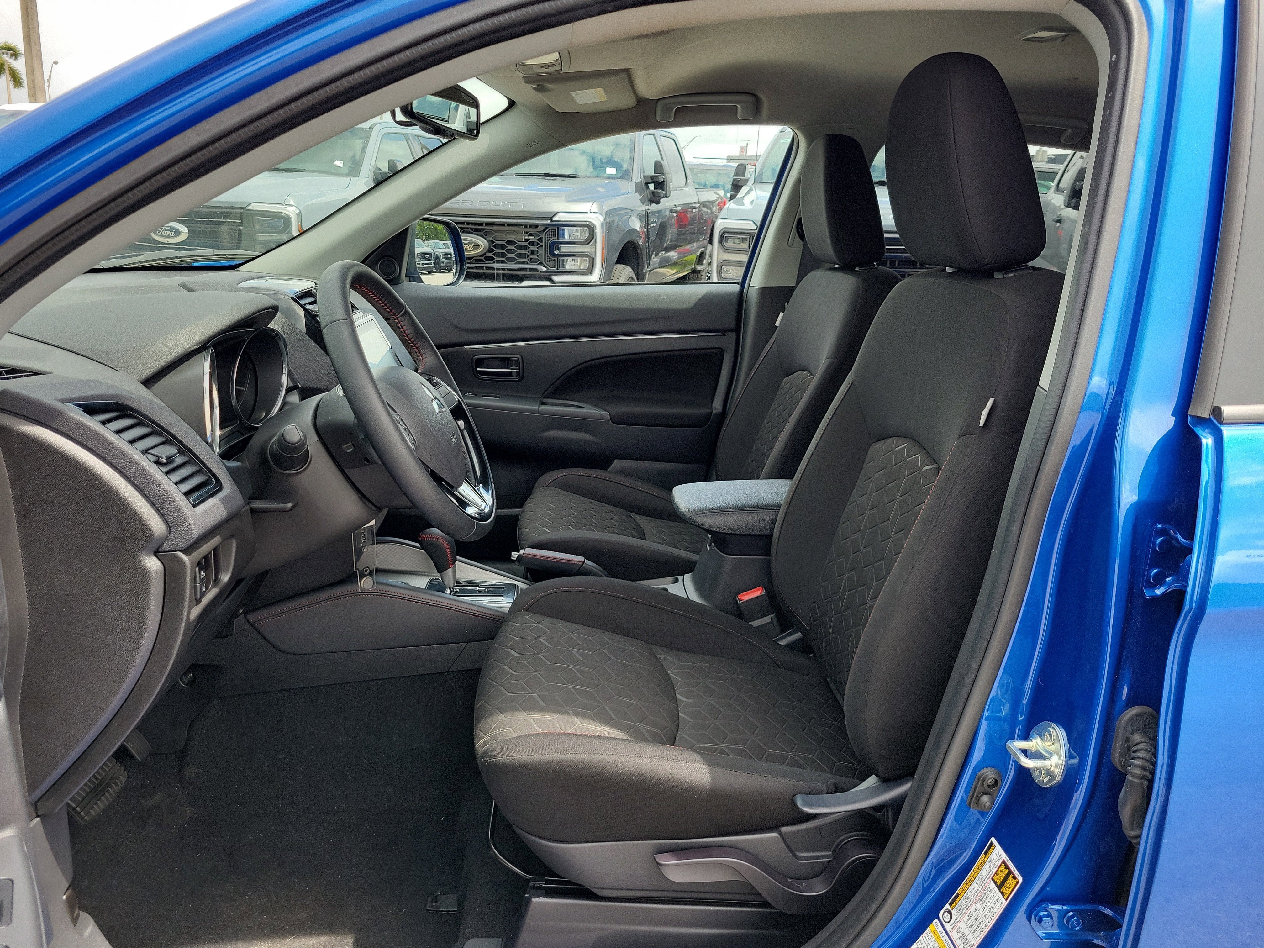 2025 Mitsubishi Outlander Sport LE