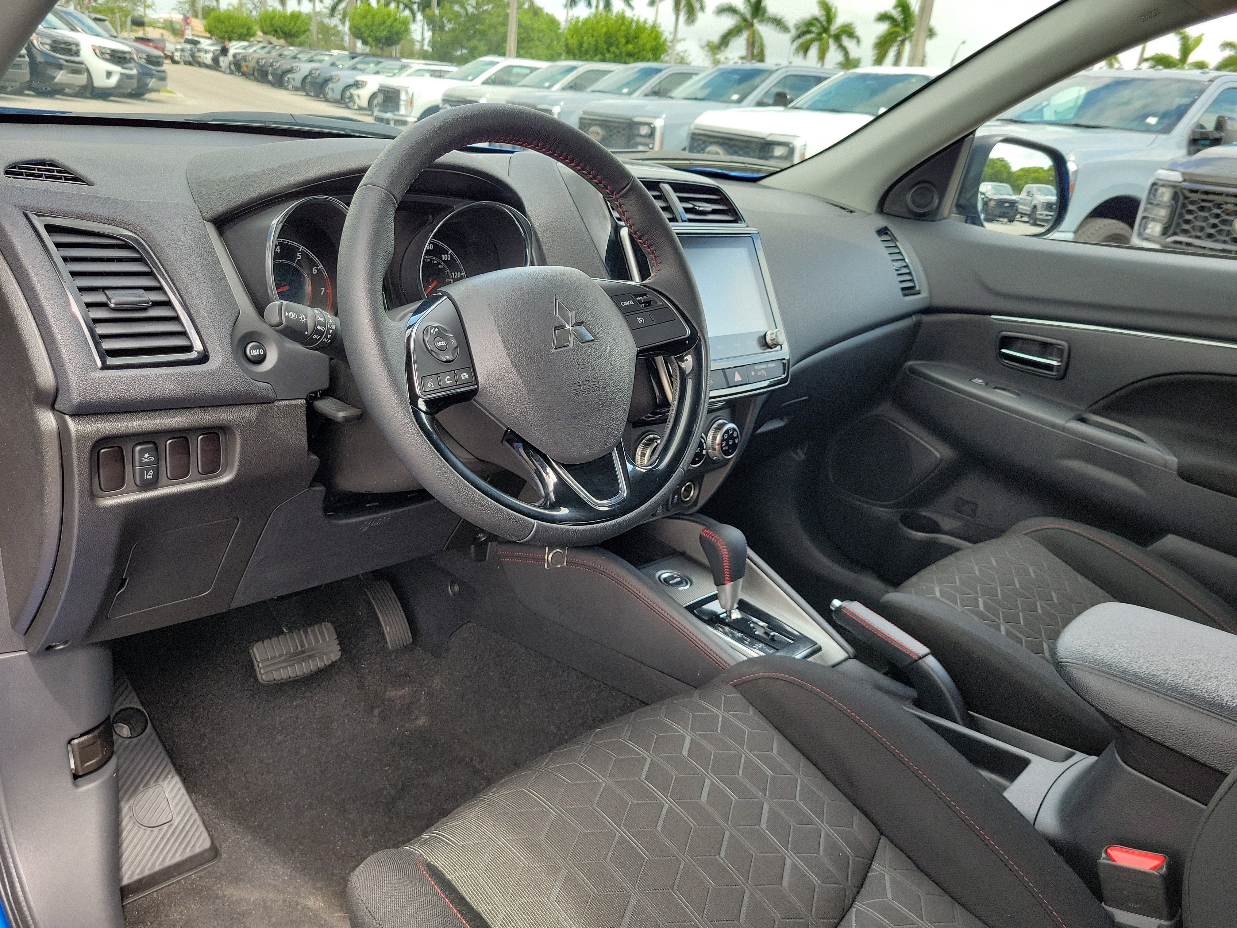 2025 Mitsubishi Outlander Sport LE
