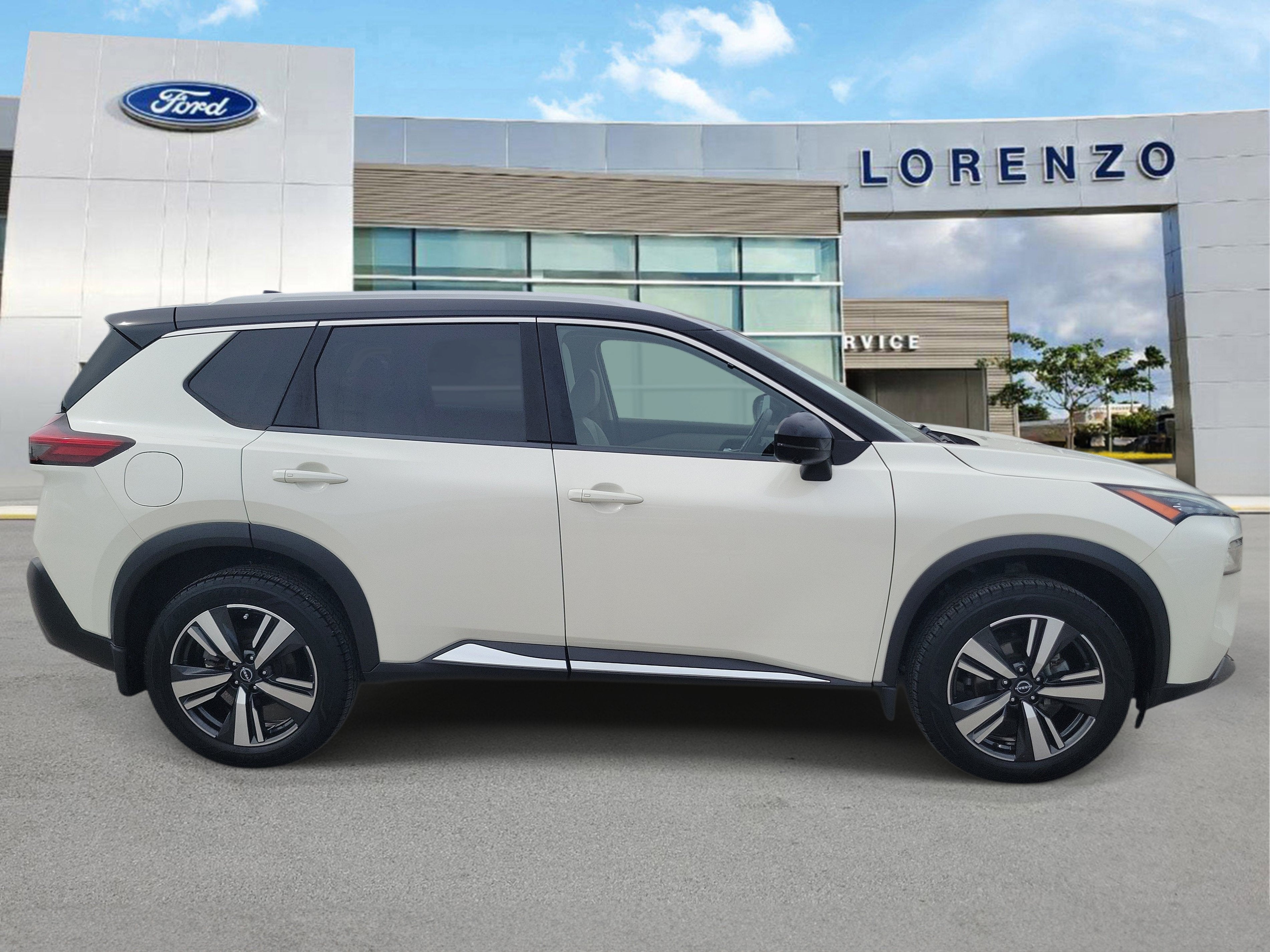 2022 Nissan Rogue SL