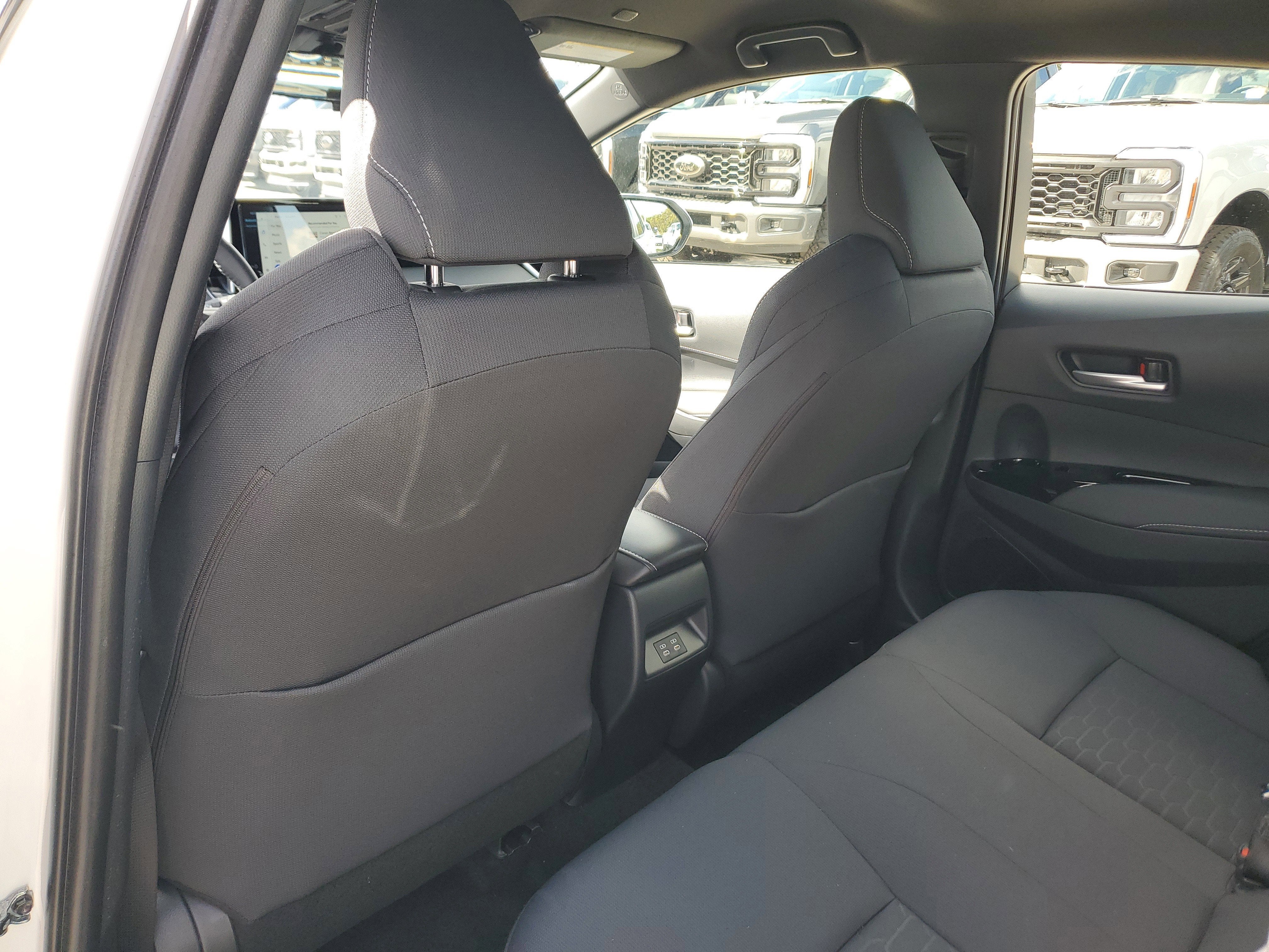 2025 Toyota Corolla Hatchback SE