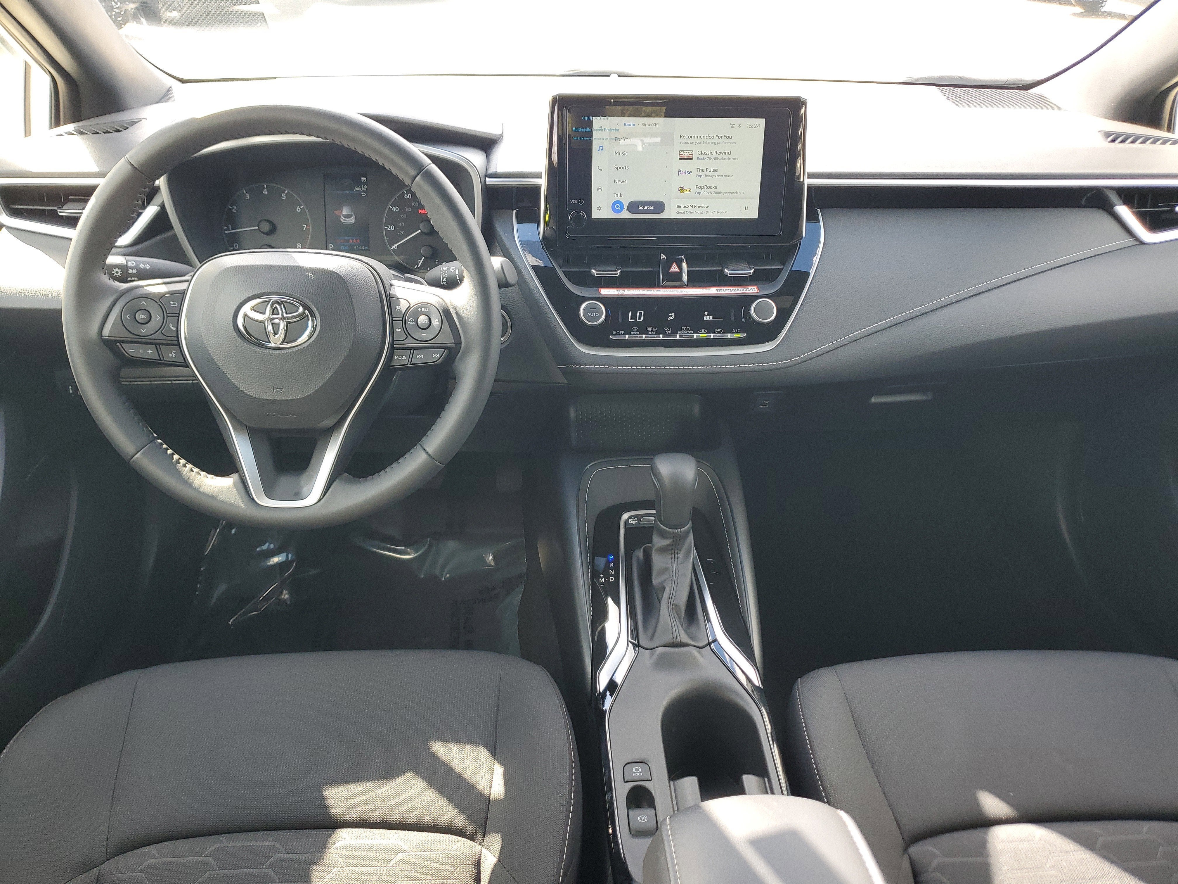 2025 Toyota Corolla Hatchback SE