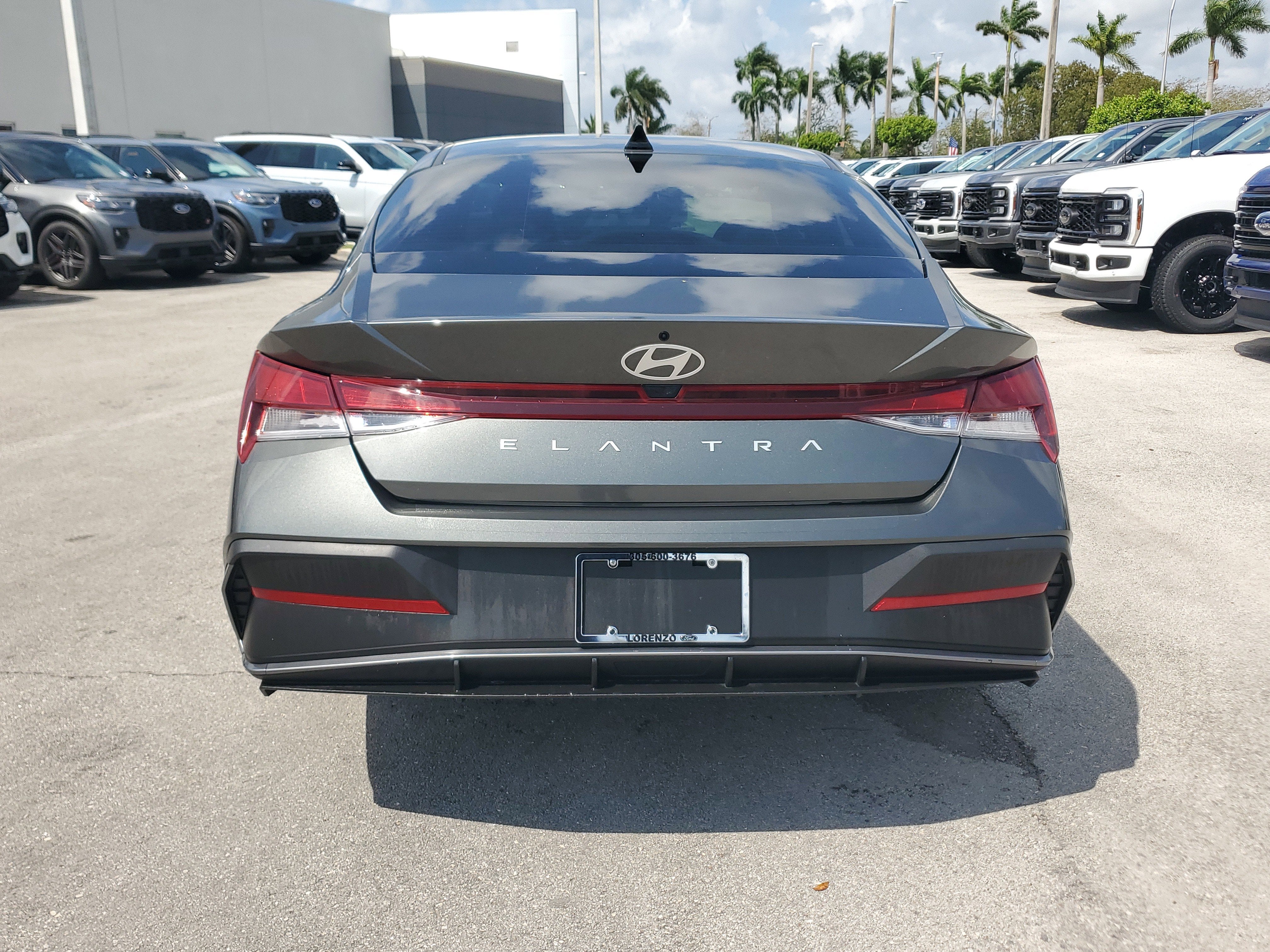 2024 Hyundai Elantra SE