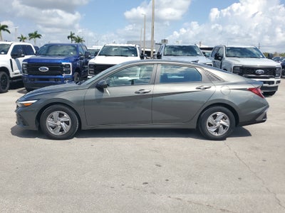 2024 Hyundai Elantra SE