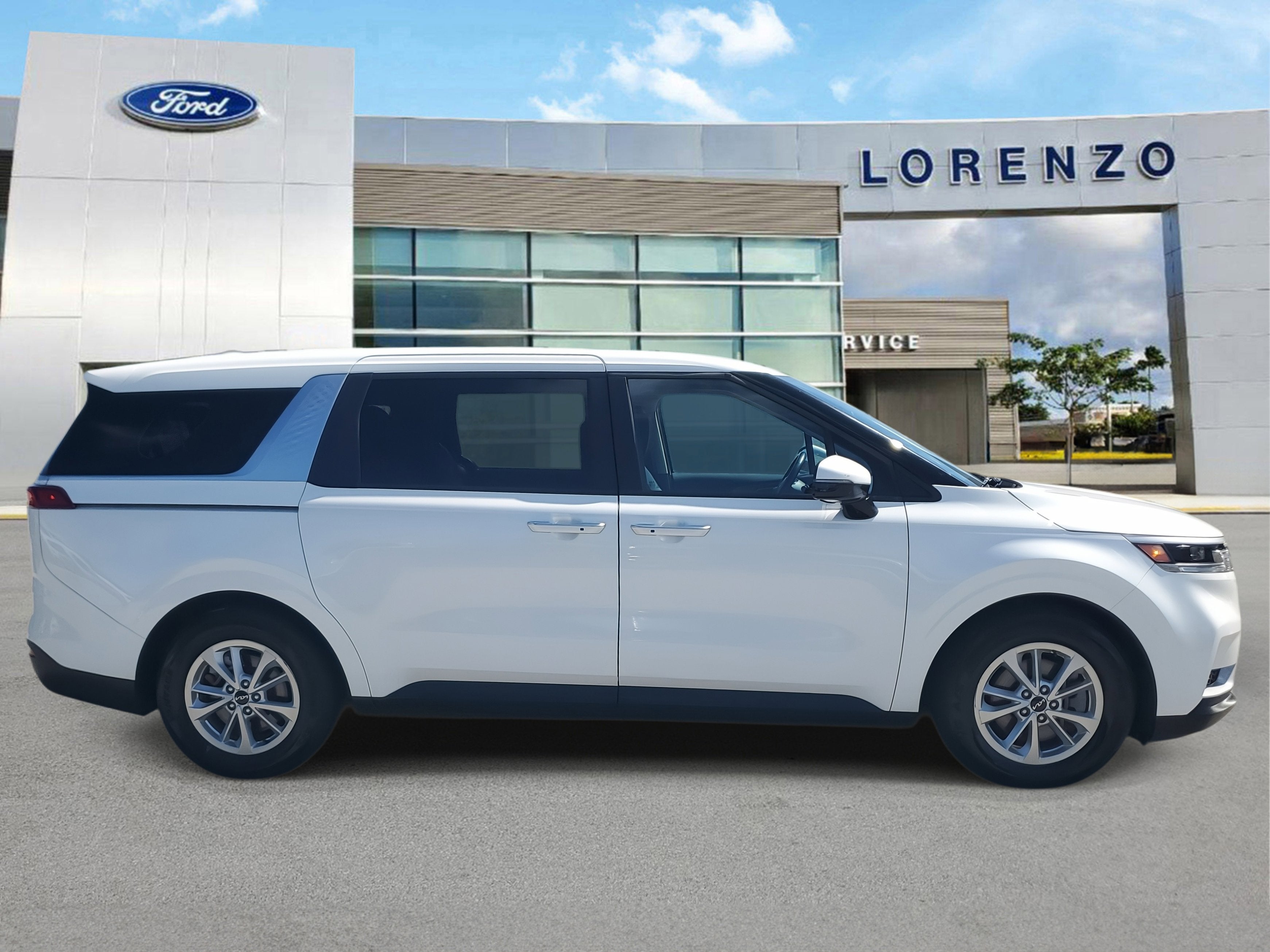 2023 Kia Carnival LX