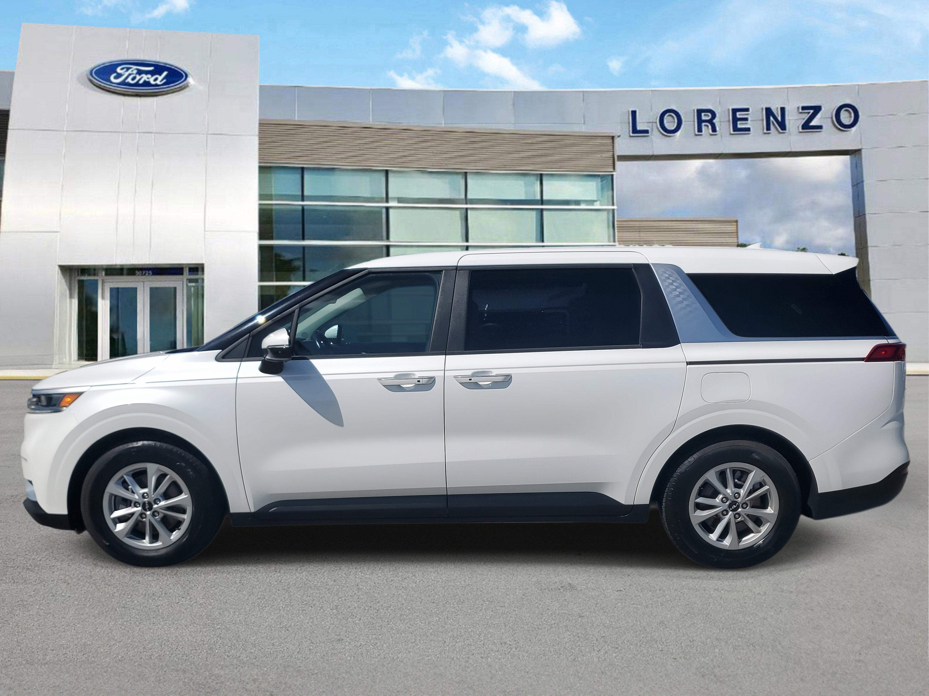 2023 Kia Carnival LX