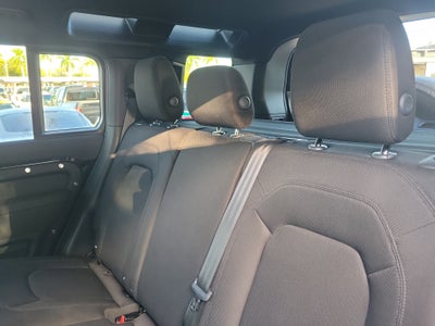 2023 Land Rover Defender Standard