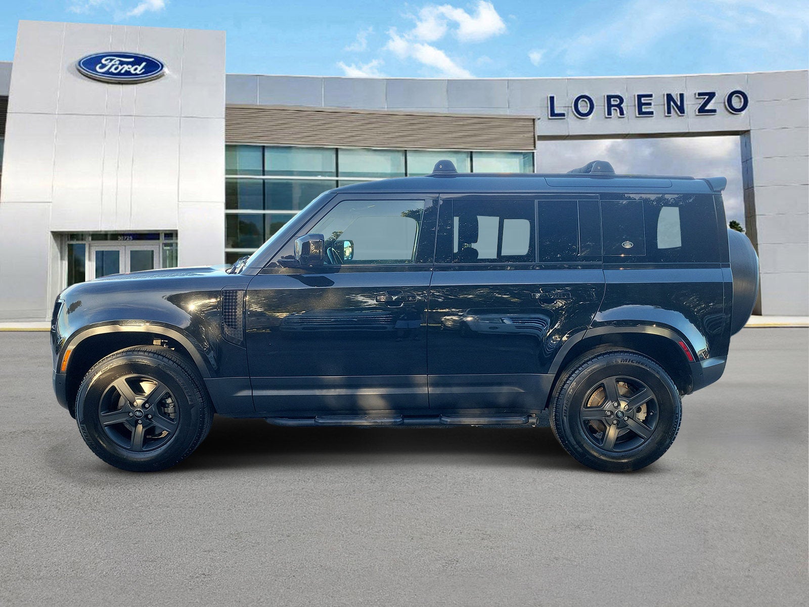 2023 Land Rover Defender Standard