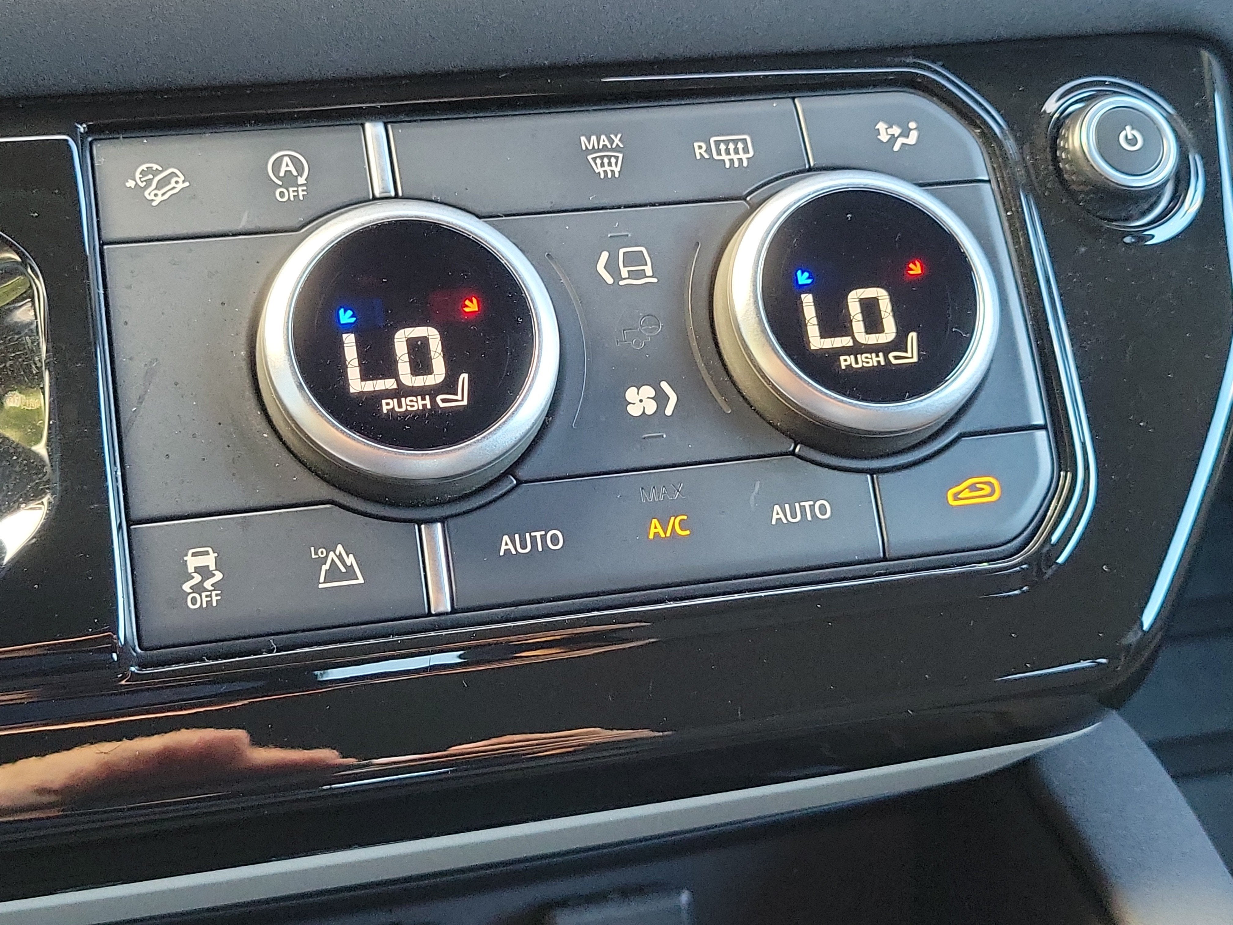 2023 Land Rover Defender Standard