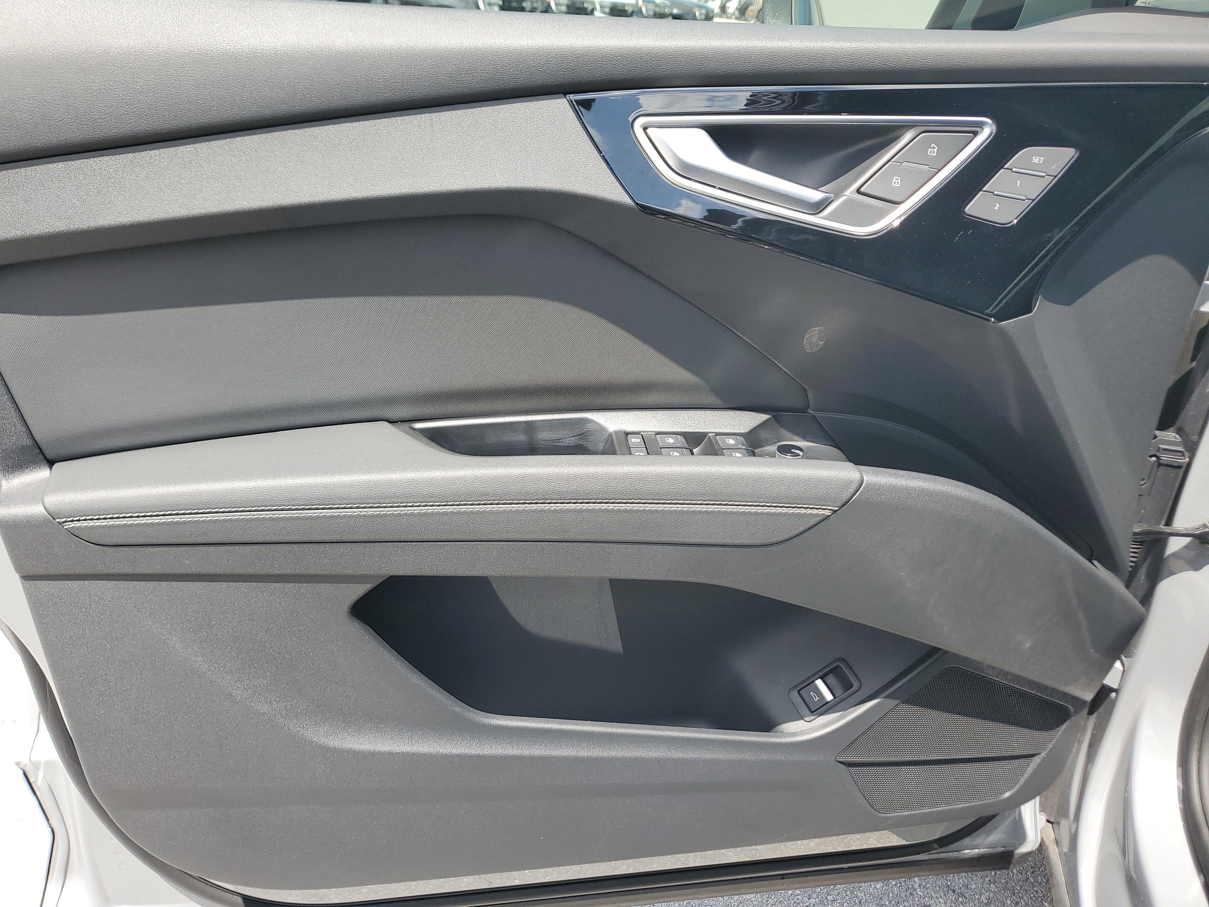 2024 Audi Q4 e-tron Premium Plus