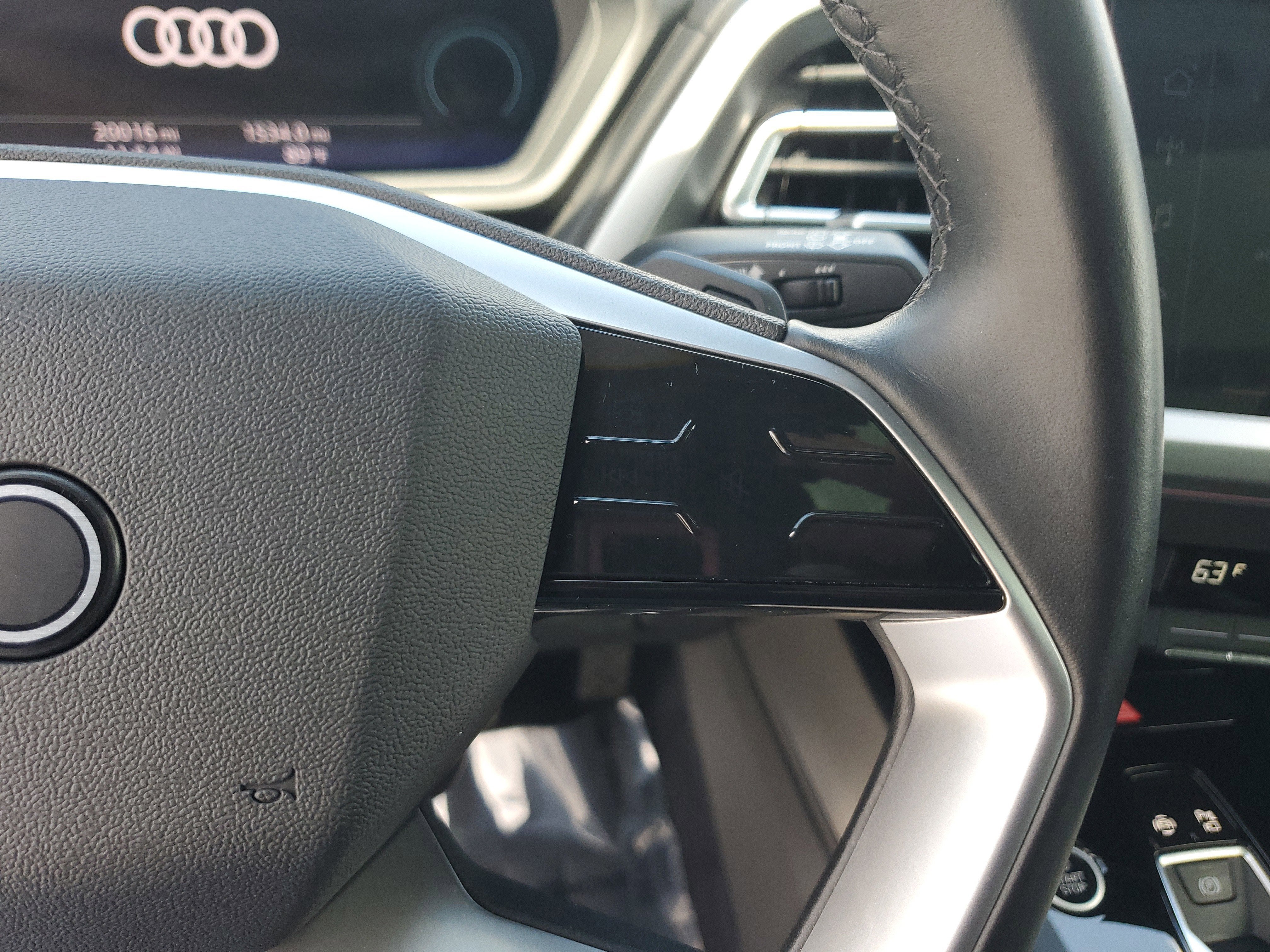 2024 Audi Q4 e-tron Premium Plus