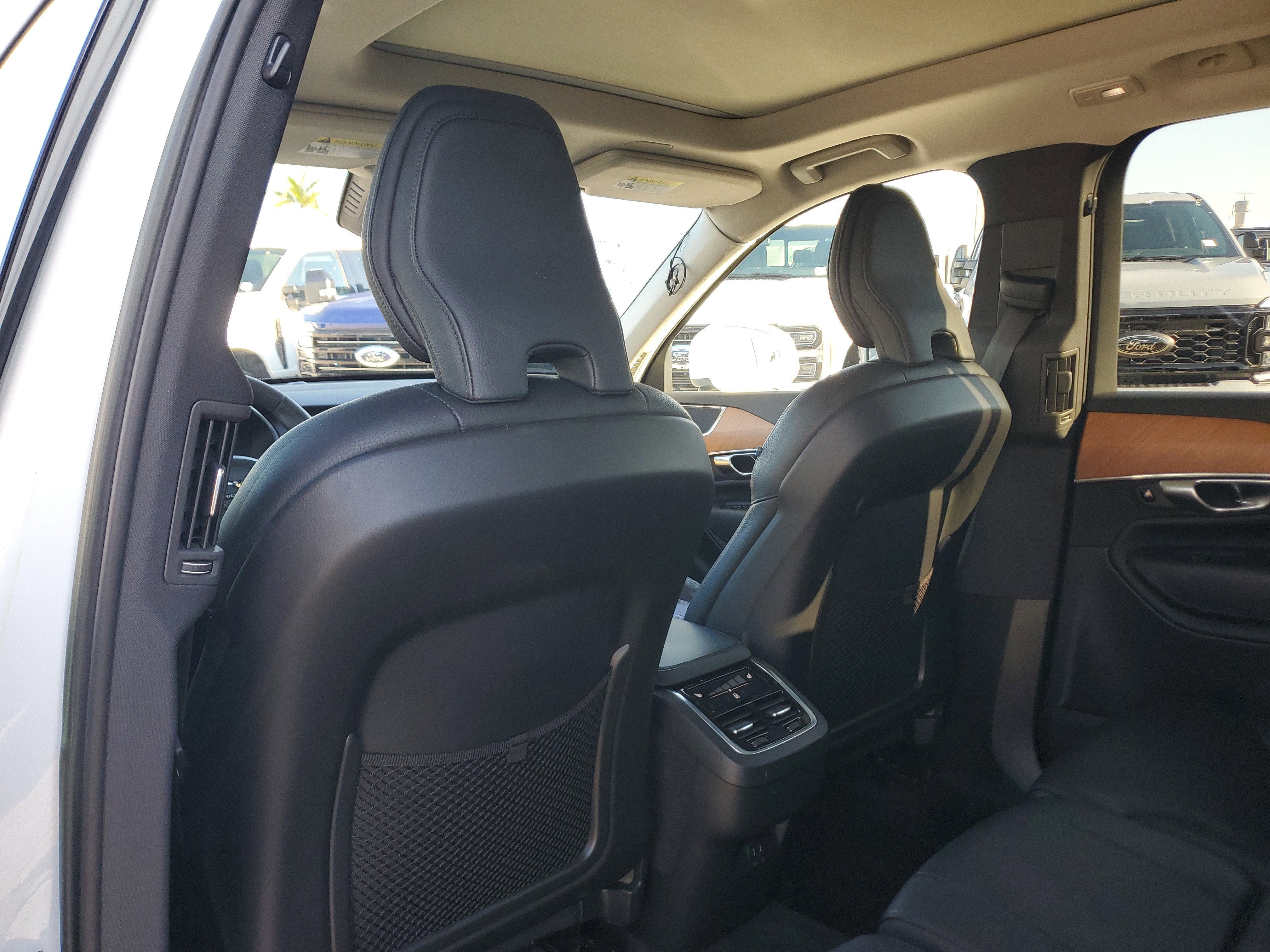 2023 Volvo XC90 Plus 4WD