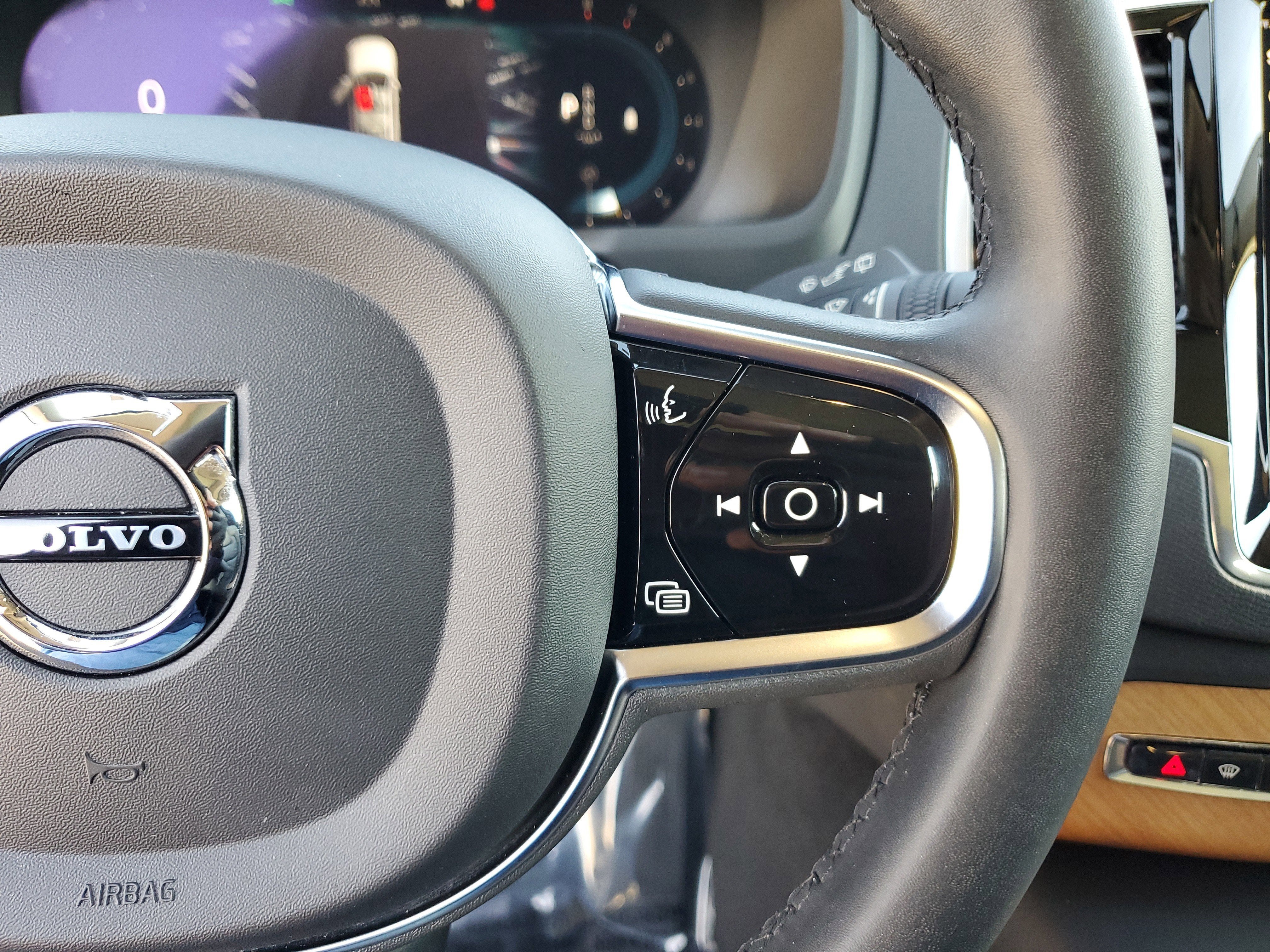 2023 Volvo XC90 Plus 4WD