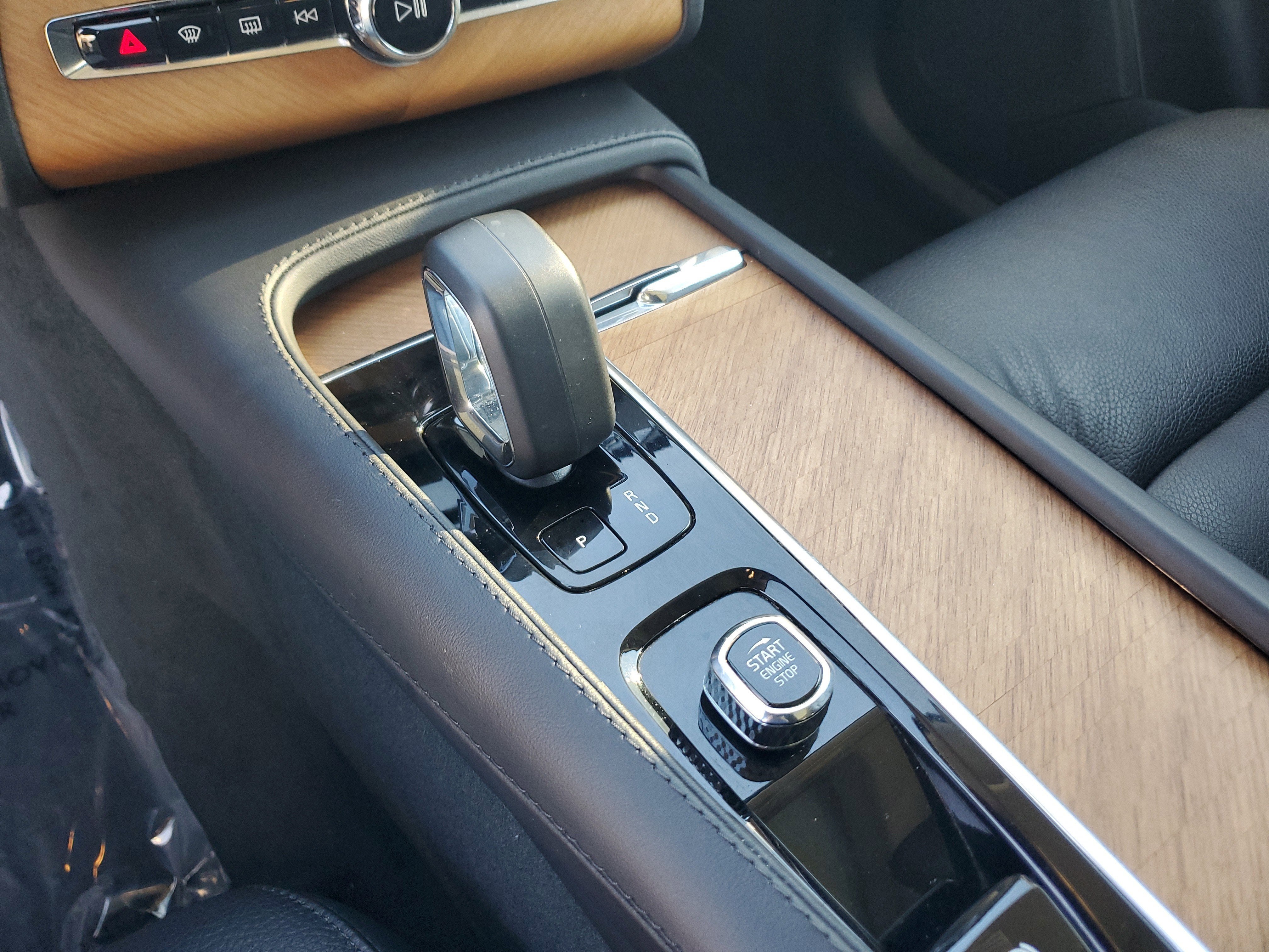 2023 Volvo XC90 Plus 4WD