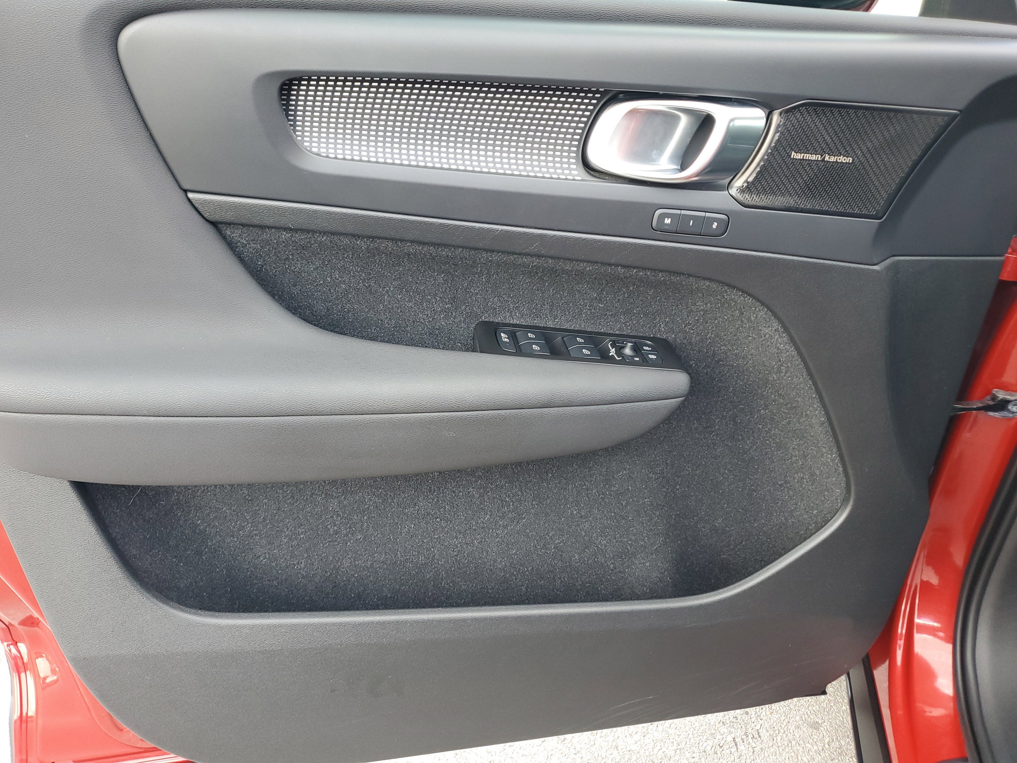 2021 Volvo XC40 P8 4WD